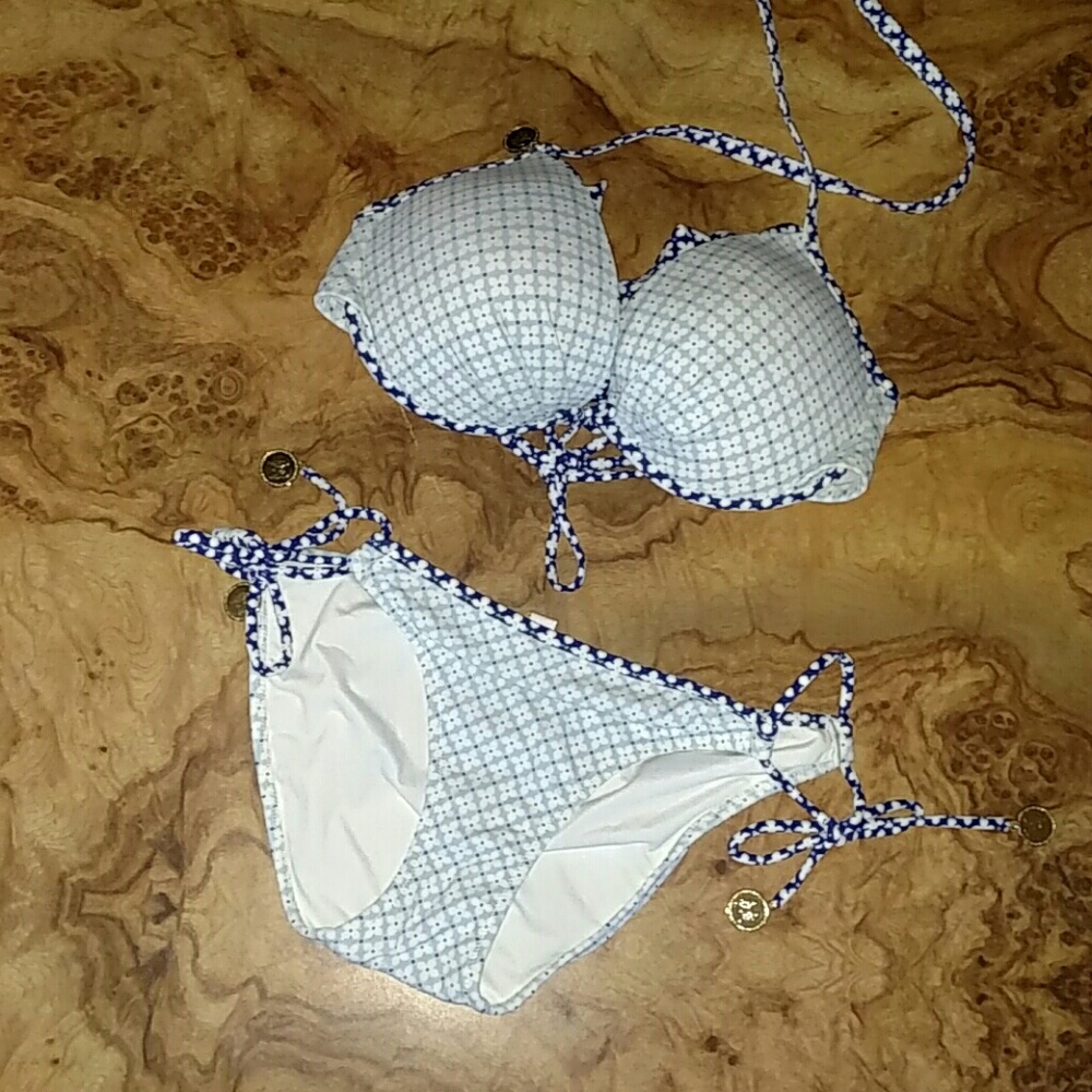 Victoria's Secret bikini